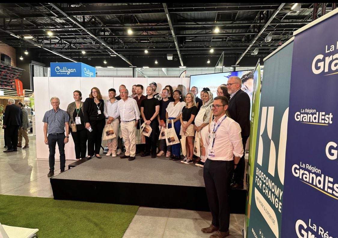EXEBIO_PIA's tweet photo. Bravo à tous les jeunes chercheurs de @universitereims @URD_ABI @ChaireBiotechCS @CEBB_innovation @Univ_Lorraine pour leur participation à cette séquence Recherche et innovation sur le Village de la Bioéconomie !@foiredechalons @regiongrandest
#mbge https://t.co/mrywpplM1x