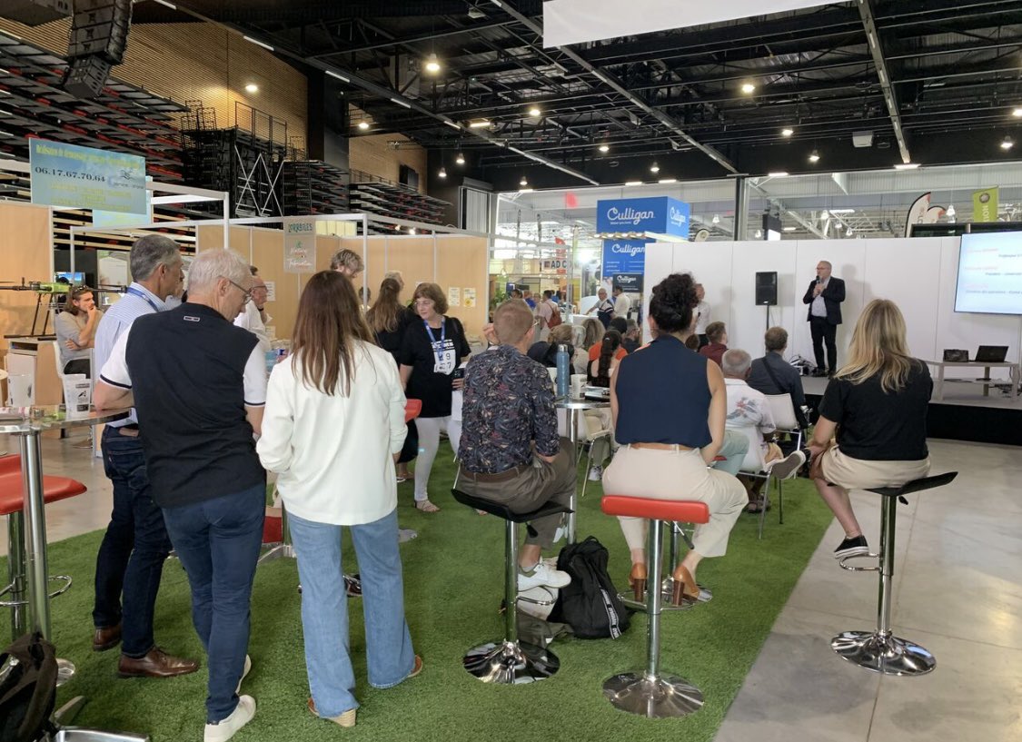 EXEBIO_PIA's tweet photo. Bravo à tous les jeunes chercheurs de @universitereims @URD_ABI @ChaireBiotechCS @CEBB_innovation @Univ_Lorraine pour leur participation à cette séquence Recherche et innovation sur le Village de la Bioéconomie !@foiredechalons @regiongrandest
#mbge https://t.co/mrywpplM1x
