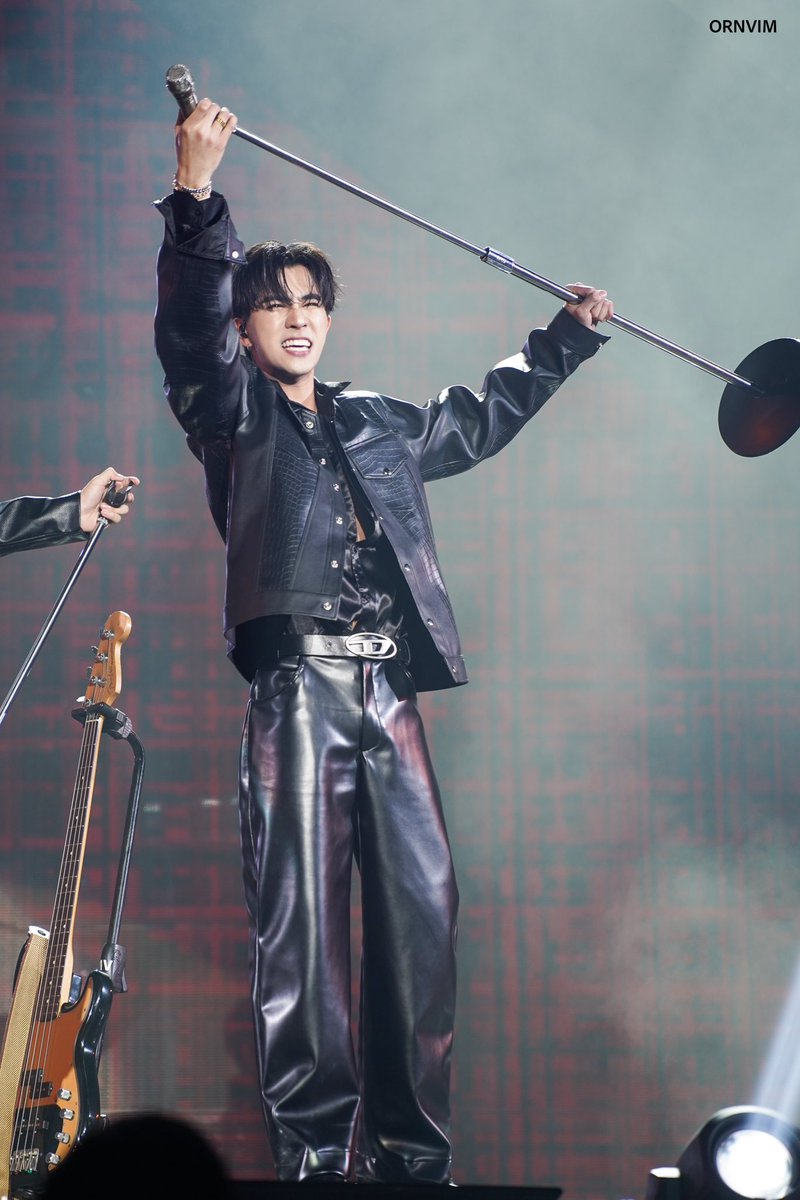 ornvim's tweet photo. ลูก เท่ห์มากกก มาเป็น guest ด้วยยย เยิฟฟ 🖤

#GFRunTheWorldConcertD1
#PerthTanapon #KDPPE https://t.co/GLxCYJhO41