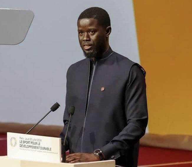 Pour la rationalisation des dépenses publiques, le Gouv’ devrait commencer par diminuer les salaires exorbitants des ministres et DG.En outre,les fonds alloués au président et son PM,devraient être restitués au nom même, de ce qu’ils avaient vendus à l’électorat.Pas de diversion.