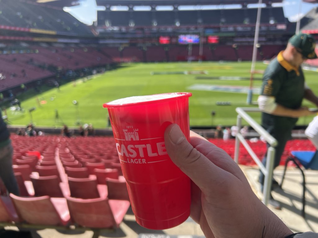 A magnificent public transport experience to Ellis Park! On <a href="/TheGautrain/">Gautrain</a> at 13:48 via Sandton, arrived at Park Station 8 mins later. Excellent security, friendly <a href="/PRASA_Group/">PRASA Group</a> stewards showing us to platform 7, arrived at Ellis Park Station at 14:19. First beer: 14:24. Bravo!