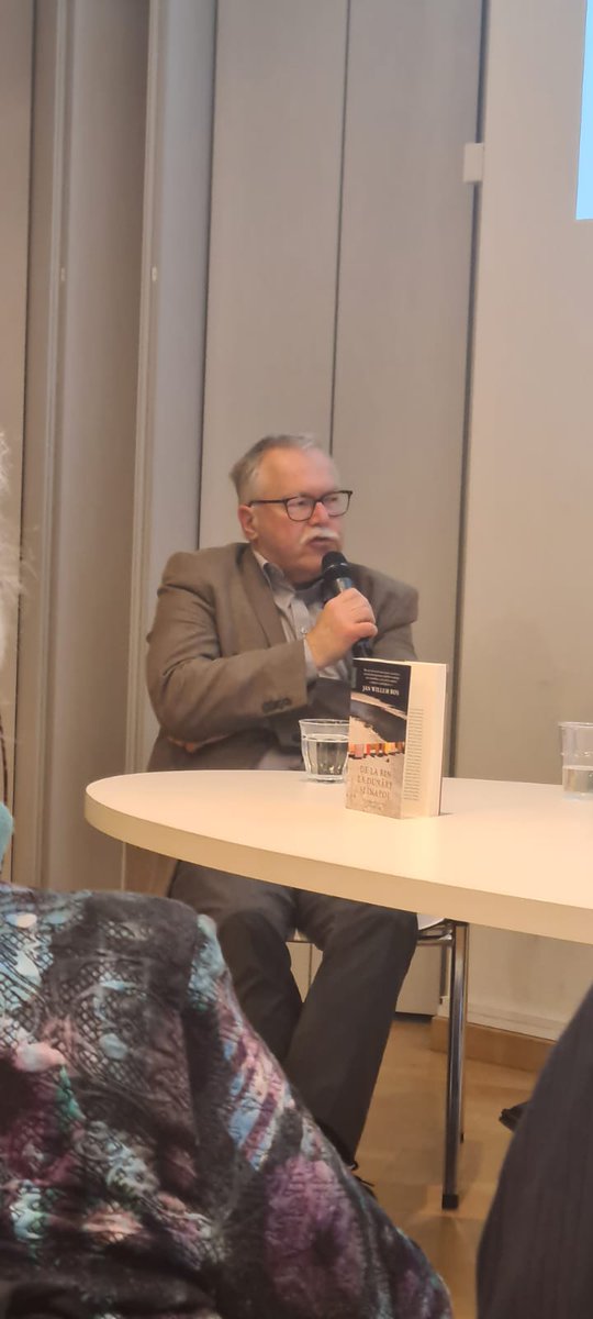 Evoc, astăzi, profesiunea de credință pe care publicistul, traducătorul şi lexicograful Jan Willem Bos 🇳🇱 ne-a împărtăşit-o de Ziua Culturii Naționale 2023: "Eminescu este darul limbii române pentru cei care se ostenesc să o învețe".  Cuvânt de folos şi pentru compatrioți, cred.