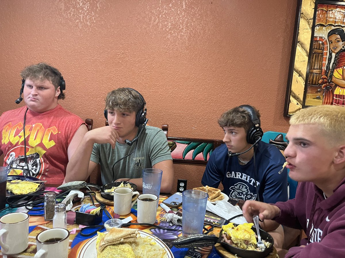Good breakfast w this bunch this morning!