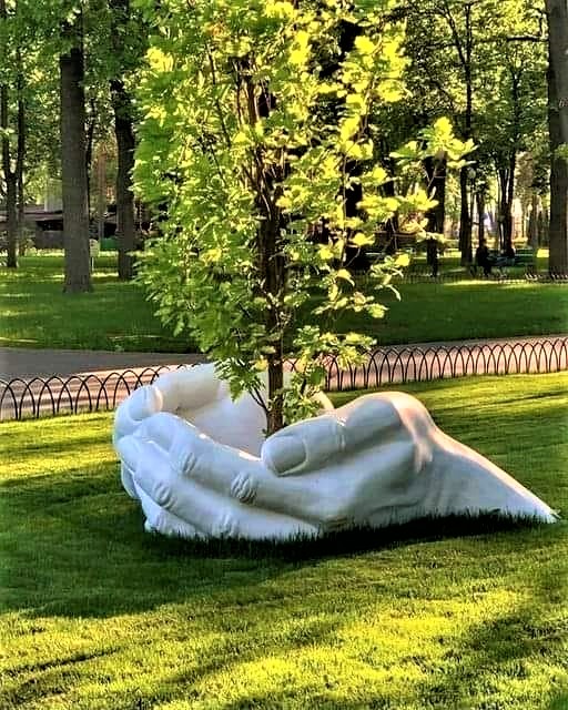 Greenisamissio1's tweet image. Friendly reminder

I am a tree

- I cool the earth
- I store CO2
- I protect the soil
- I take care of the water table
- I am the home of many animals
- I produce oxygen
- I clean the air and water
Please make sure that my friends become more, not less.💚🌿☘️🌱🌲🌳🍀💚