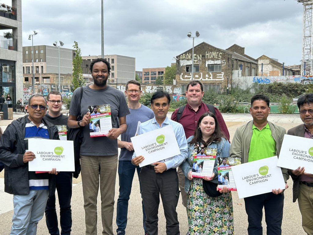 Fantastic to have activists from across <a href="/TH_Labour/">Tower Hamlets Labour Group</a> campaigning this morning in Fish Island.

Special thanks to <a href="/serauk/">Labour's Environment Campaign - SERA</a> for coming down to help out! 🌹