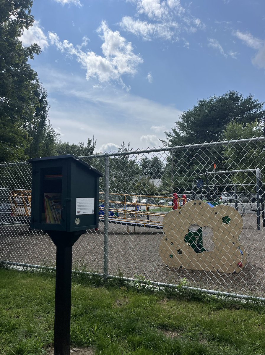 HavPromise's tweet photo. Ready for more Little Free Libraries? Check out our other NEW locations below! 📕📘📗

Tilton Elementary Playground, 70 Grove St
Cashman’s Field Playground , 187 Hilldale Ave
Moody Preschool Playground, 59 Margin St

#HaverhillReads https://t.co/Mp8habiDXc