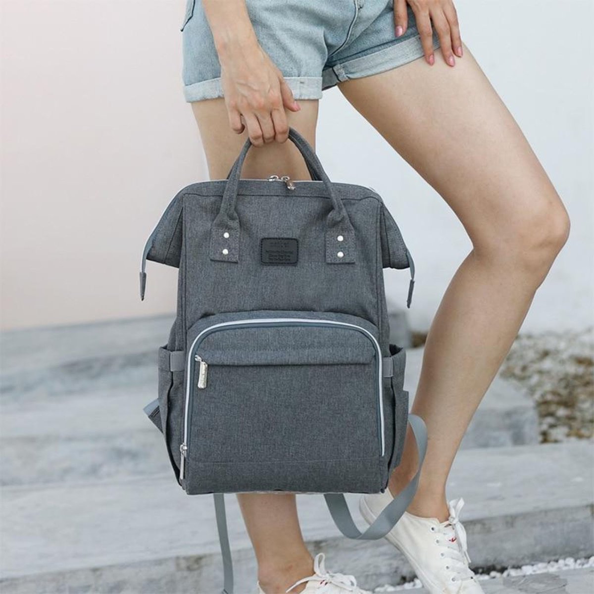 allinoneavenue_'s tweet image. This versatile diaper backpack does it all! Featuring a USB port for warming your baby’s milk and charging your phone, it’s the ultimate travel companion for parents on the go.
.
#DiaperBag #ParentEssentials #USBBackpack #BabyCare #TravelWithBaby #FreeShipping #MomLife #DadLife