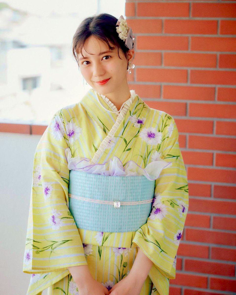 revolutionight's tweet photo. 待合せ場所に1時間も早く来といて「遅い」と悪態つき「わかっとるよな？今日すべき事は」って凄まれ「…はい」と小声で返すと「よし。ほな行こか笑」って甲子園どころか初戦敗退した為に練習の成果を全く披露出来なかったとお怒りのチア部の部長に財布で応援させられる恐怖の夏祭りに拉致されました。 https://t.co/5ti19WPOaS