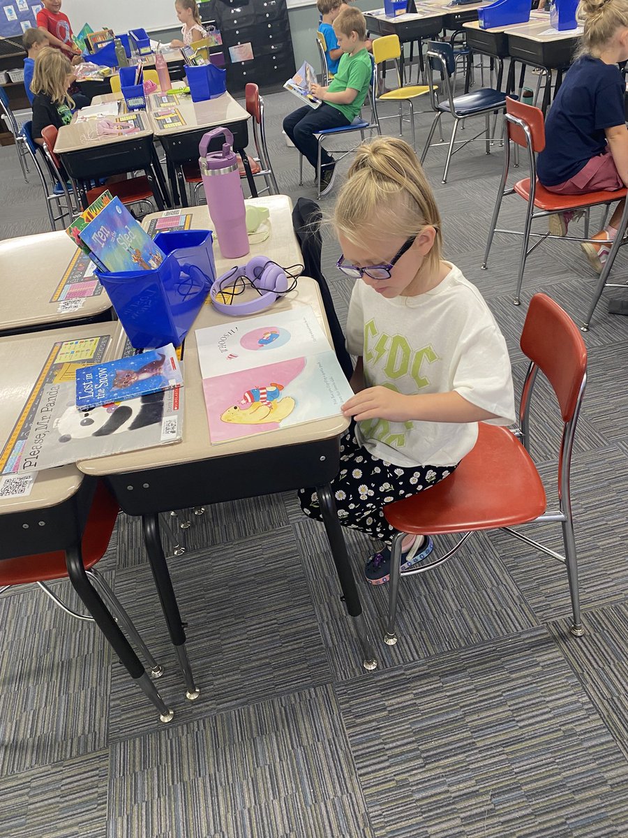 Shopped for books in our classroom library to end out first week together 📚
