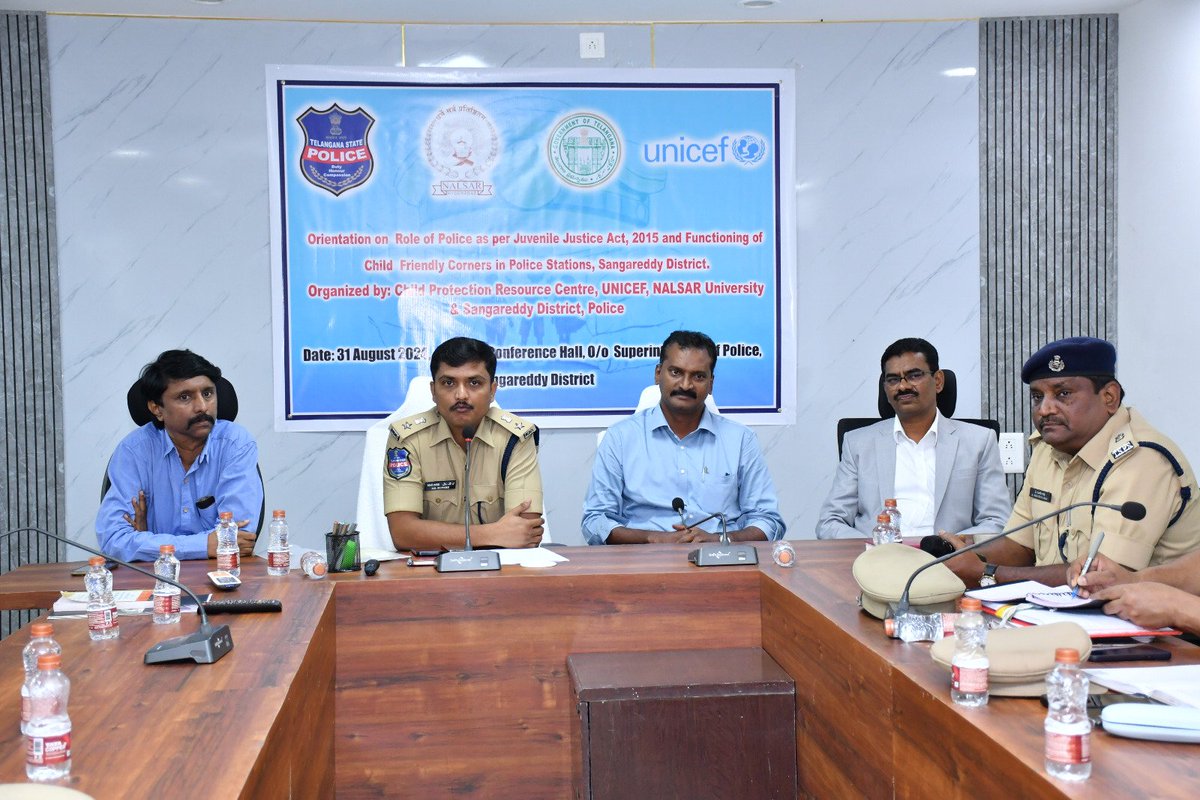 spsangareddy's tweet photo. Conducted workshop on "Orientation on Role of Police asper Juvenile Justice Act, 2015 and Functioning of Child-Friendly Corners" in coordination with @UNICEFIndia and Chairman CWC and officers. Continuous learning will lead to improved outcomes.@TelanganaDGP @tg_womensafety https://t.co/ogiFxk4WWm