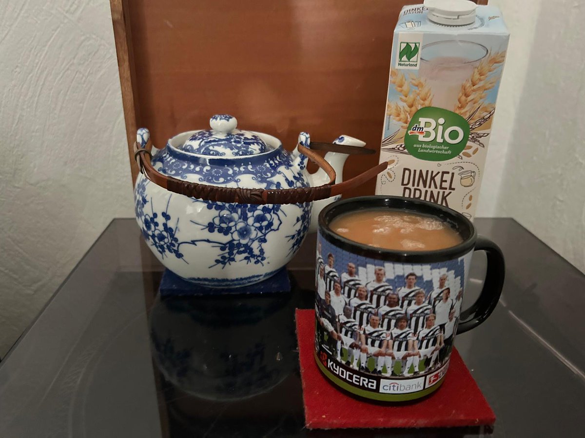 Daefanta's tweet image. Ein Yorkshire Tea mit Dinkelmilch ist für mich der perfekte Start in den Tag! Die süß-nussigen Aromen der Dinkelmilch verschmelzen sich perfekt mit dem erlesenen Geschmack des Yorkshire Teas und ergeben eine sanfte Harmonie der Freude 🥰