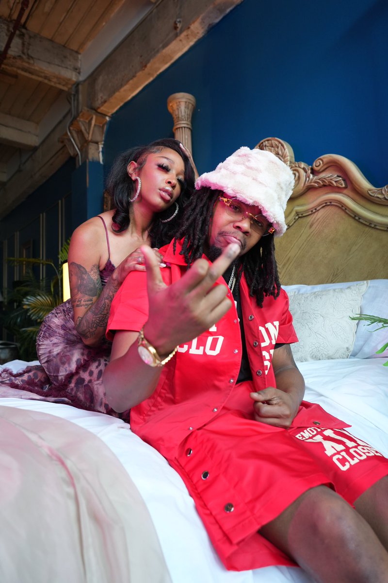 Thefamousar's tweet photo. Have you pre save my new single “Ms Lady” yet 🔥🏆

#TheFamousAr #TheGOAT #hiphop #Rnb #Mslady #rapper #BINI #LaCasaDeLosFamosoMx 

https://t.co/ok1mLKjiTJ https://t.co/j62KRTHiVs