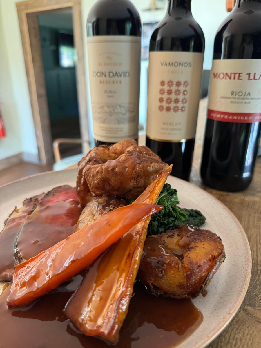 friendlyfoxpub's tweet photo. Reserving a table for our legendary Sunday roast is a walk in the park compared to overcoming Ticketmaster’s queue…

Just drop us an email on hello@friendlyfoxbassaleg.com or call 01633 649296🤘🏽

#thefox #sundaylunch #ticketmaster https://t.co/94lfR57QPm