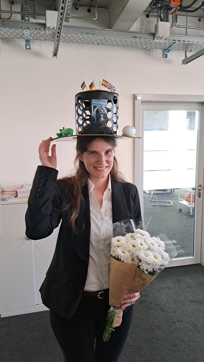 Dennis Kochmann (@denniskochmann) on Twitter photo The Mechanics & Materials Lab proudly presents its newest doctor: Congratulations, Dr. Helen Le Clézio! Thank you to the fantastic committee including @JulianRimoli and <a href="/kon_karapiperis/">Konstantinos Karapiperis</a>. The Mechanics & Materials Lab proudly presents its newest doctor: Congratulations, Dr. Helen Le Clézio! Thank you to the fantastic committee including @JulianRimoli and <a href="/kon_karapiperis/">Konstantinos Karapiperis</a>.
