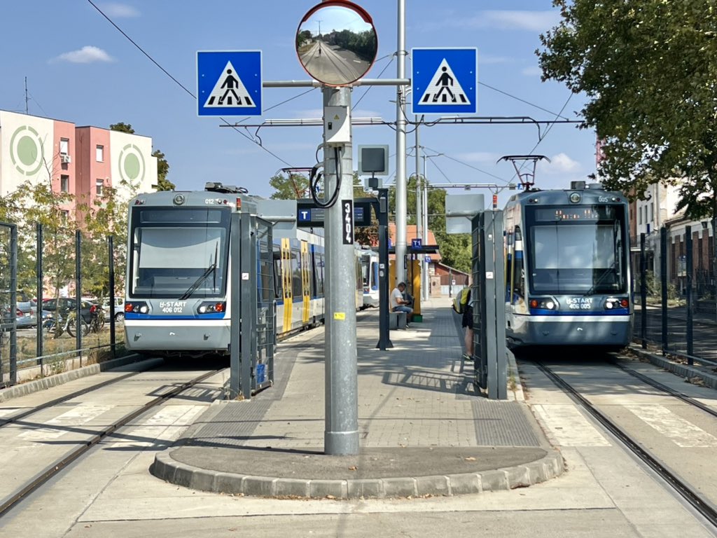 tramathon's tweet image. Having a great day out in #Szeged to see the ‚interurban‘ #tram line 1 to Homezövásárhely, served by #Stadler #tramlink cars