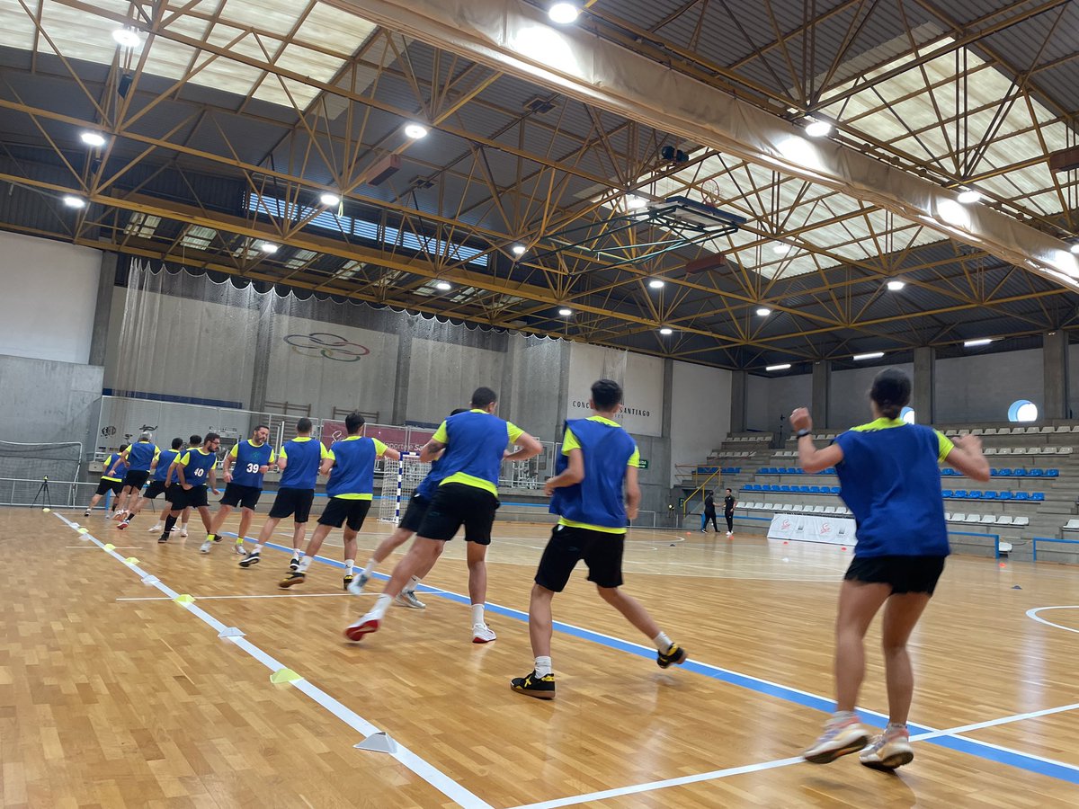 PROBAS FÍSICAS 
A plantilla arbitral de Preferente FUTGAL FS estivo a realizar as probas físicas no pavillón Santa Isabel (Santiago)
#Tempada24_25