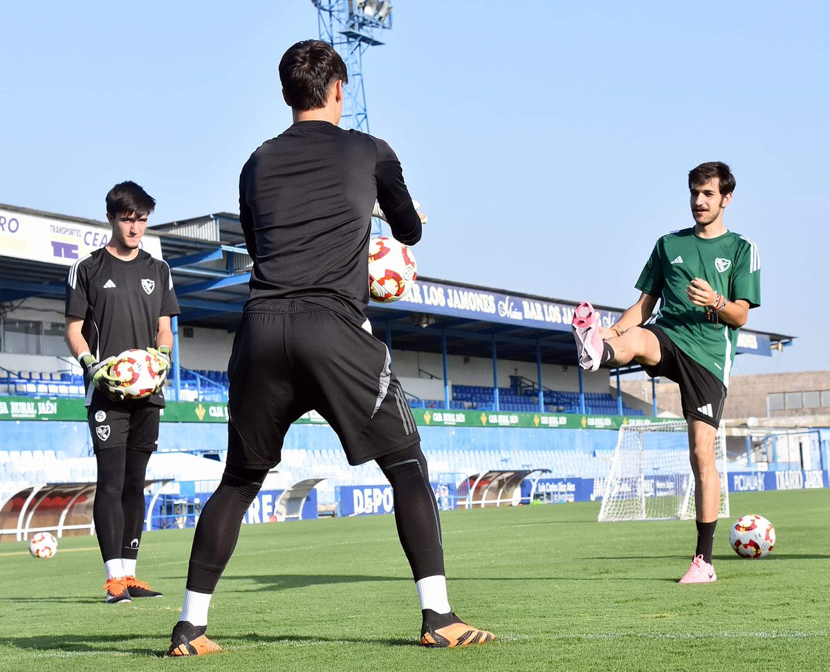 Comienza la 24/25 no será fácil pero lo conseguiremos! Dale <a href="/Linares_Dptvo/">Linares Deportivo 💙⚒</a> ⚽💙