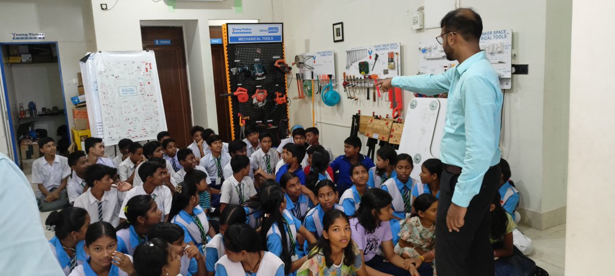YoungTinkerClub's tweet photo. Curious minds gathered at Young Tinker Academy for a hands-on STEM adventure, bursting with creativity and innovation! Don’t miss out—join us on September 1st for more fun, and it’s FREE!

#YoungTinkerAcademy #STEM #HandsOnLearning #InnovationInSTEM https://t.co/M6b1wFLwwD