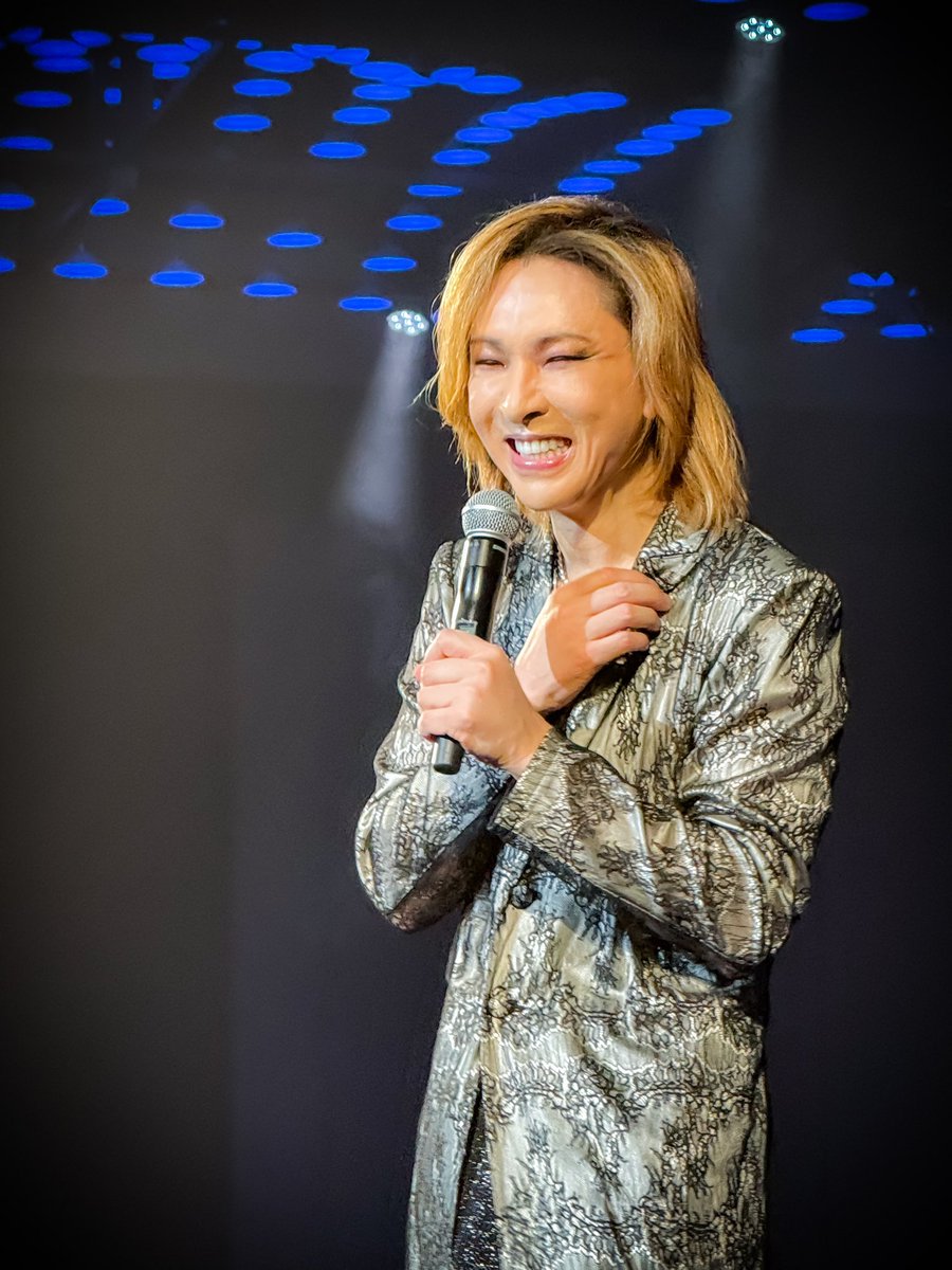 Lin_JumpingGirl's tweet photo. 楽しんで笑って何よりです。今日は幸せな時間を過ごして本当にありがどうございます。来年また会いましょ！

手術の成功を祈っています〜@YoshikiOfficial https://t.co/FZH6e5jC6H