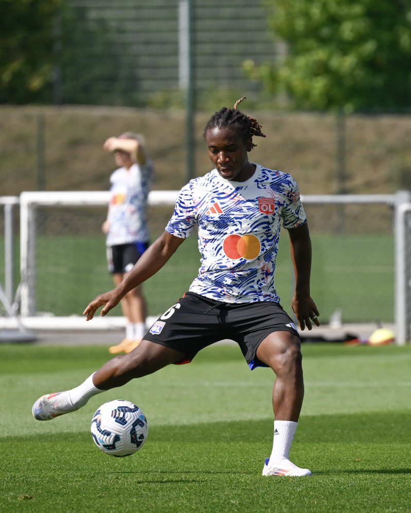 OL Lyonnes tweet media