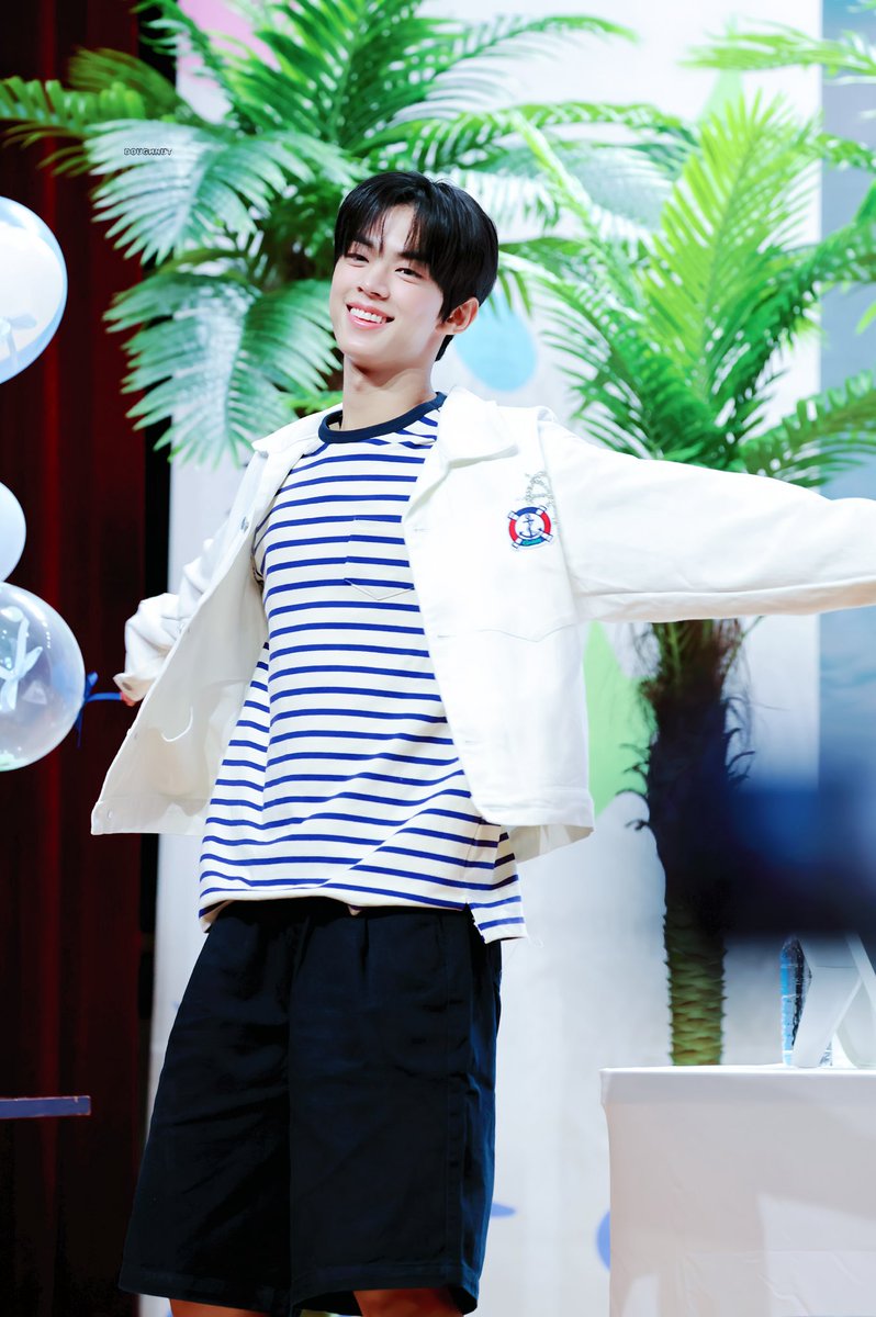 240831 뮤직플랜트

같이 가자🐚

#천재똥강아지 #DOHOON #도훈 
#TWS #투어스 #ドフン #トゥアス