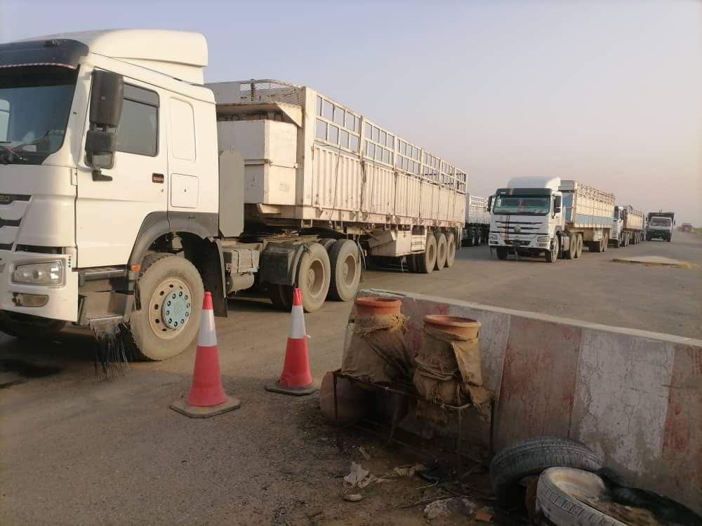 عودة حركة سير المركبات  فى الطريق القومي بمنطقة خور عرب ، هذا مع تواجد شرطة المرور السريع  ولاية البحر  الاحمر  لسلامتكم