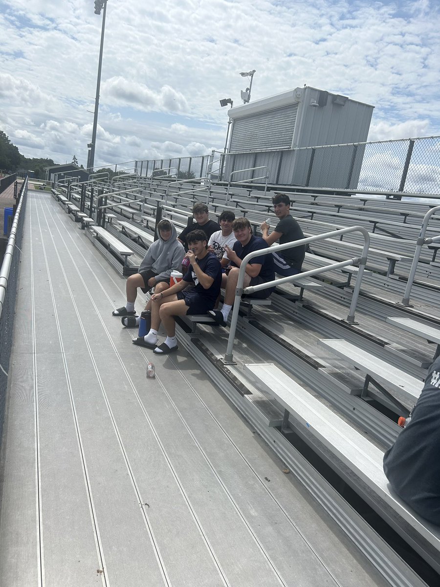 Plainview Old Bethpage Hawks Football tweet media