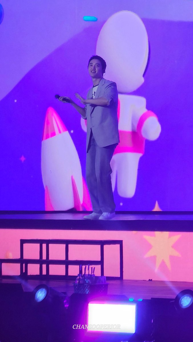 Kyungsoo with new freakin hairstyle 😭😭😭🥰🥰🥰

#BLOOMinManilaD1
#BLOOM_in_MANILA
#FANCONCERT_BLOOM