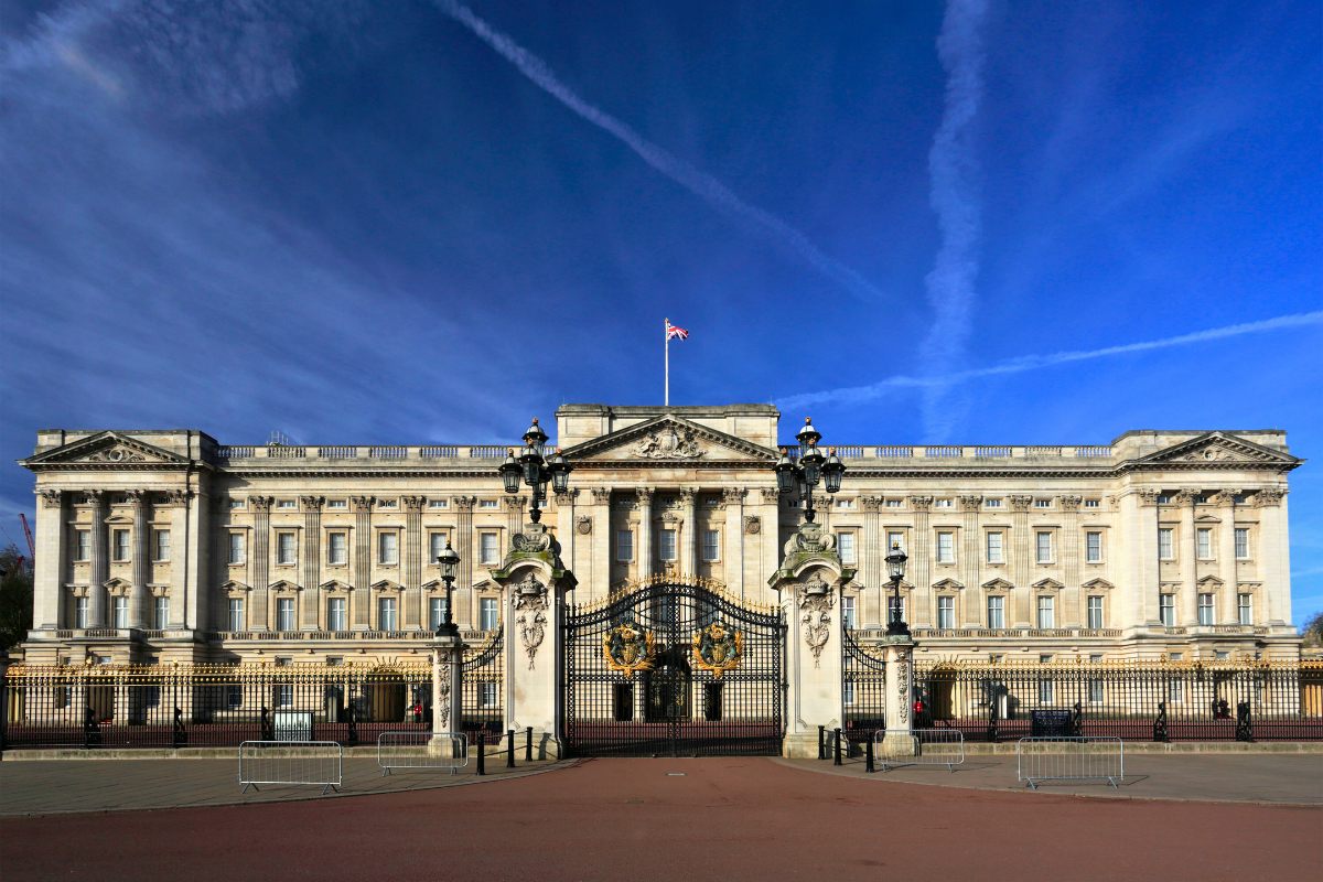 allaborchannel's tweet photo. Buckingham Palace is the official residence of Britain's monarchy and one of the most popular tourist attractions in London.
https://t.co/4hMic91X2h
#searchable ๐ https://t.co/SykKhSvSOj