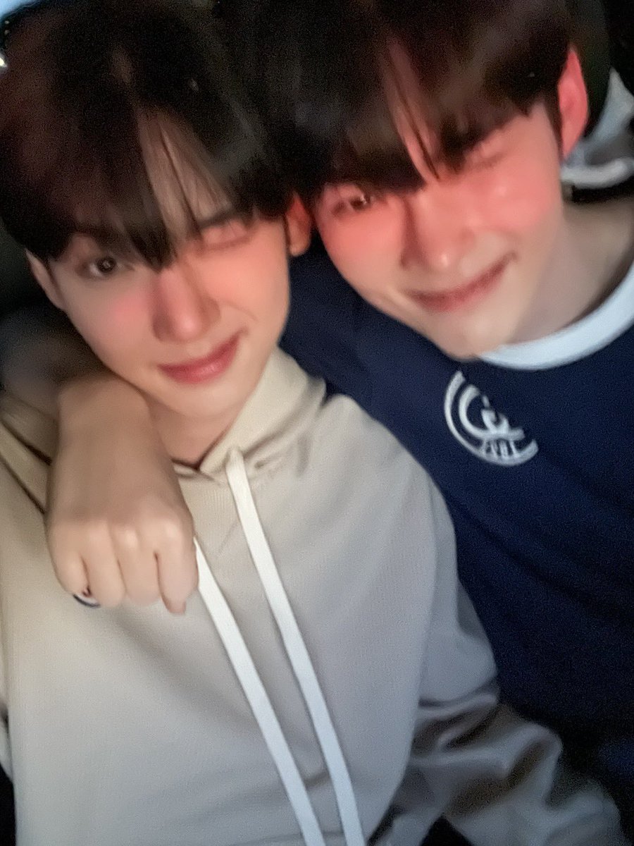Khbeeen's tweet photo. 아뇨....잠만
남자아이들이너무빨리크잔아요............ https://t.co/c7Au8052BZ