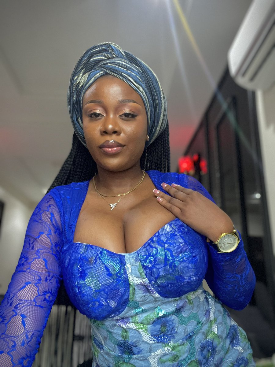 chinnennye's tweet photo. Owambe https://t.co/o7RgWRmW0K