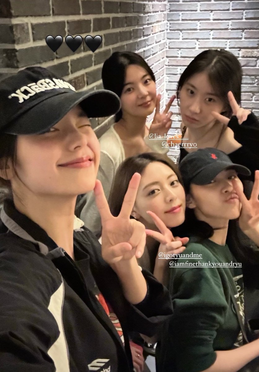 itzy’s motto tweet media