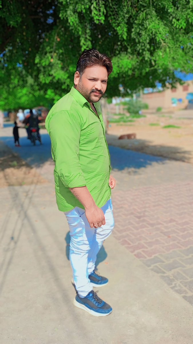 FaneeSam's tweet image. How looks i am?