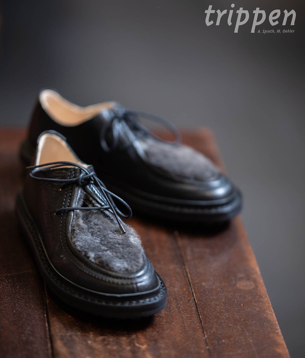 NATORIYA2's tweet image. ムートンファーが可愛いGOBLET 
blog👉natoriya.livedoor.blog/archives/58629… 

展示会で大注目したGOBLETが半年経って出来上がりました。可愛いGOBLETにムートンが乗ってもっと素敵に変身しました!
catalog👉natoriya.shop-pro.jp/?pid=182400562

#trippen #goblet #mouton #トリッペン #レディースの革靴