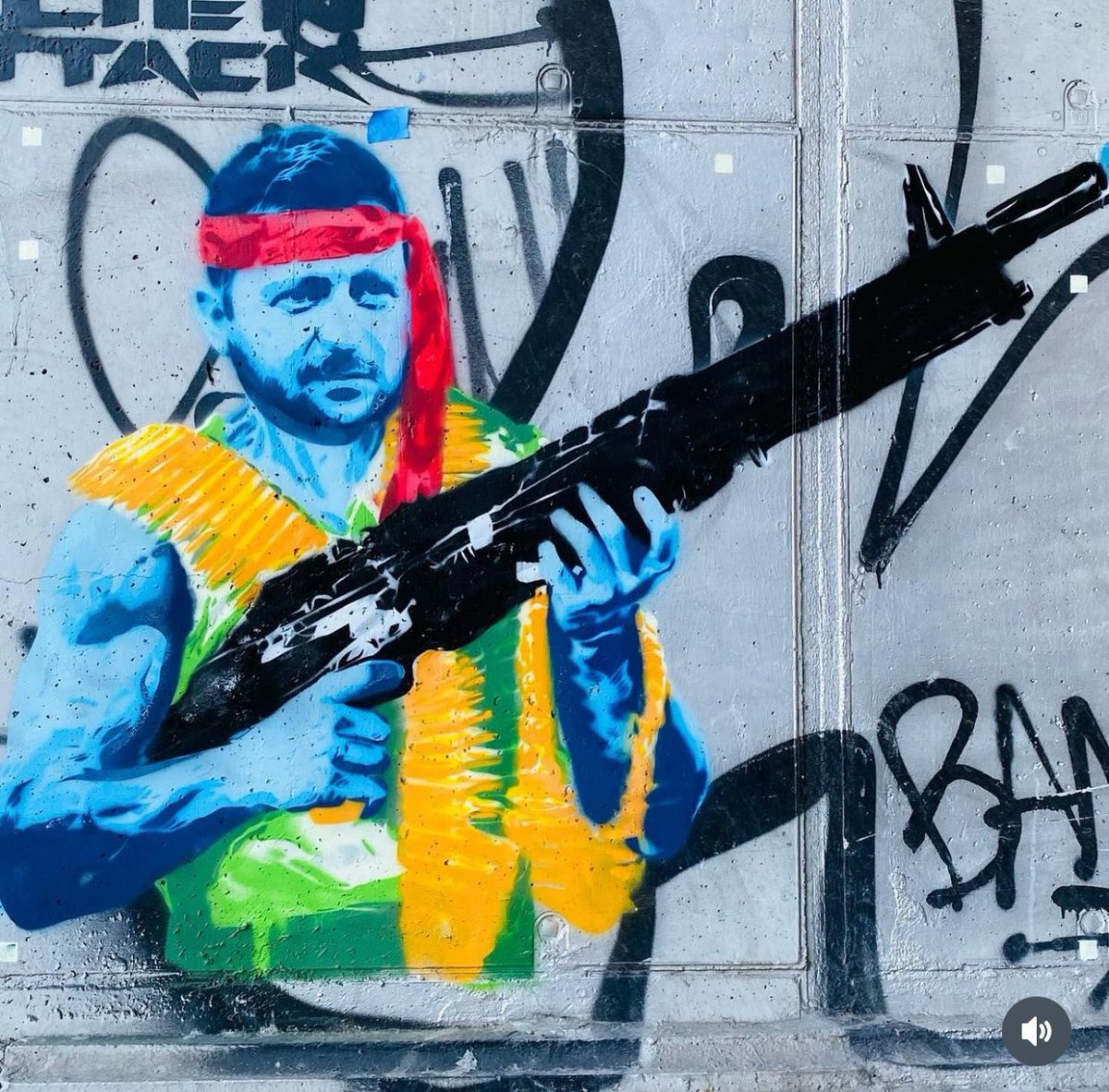 alien__attack's tweet photo. #zelensky #rambo #ukraine #alienattack #streetart #graffiti #stencil #spraypaint #art #milano https://t.co/08rJJ8i7B0