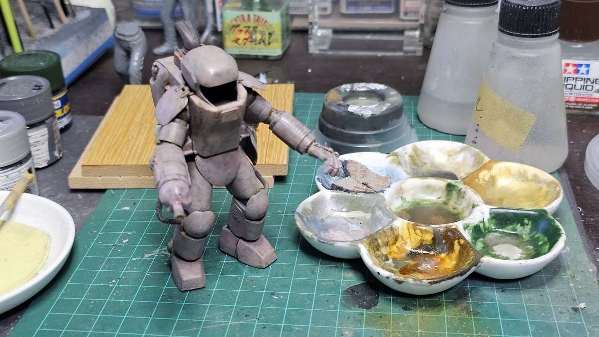 runchickens_3's tweet image. 明日のタマミー準備の合間にちょい塗り足し。
何色使ったか思い出せないので、ちょいちょい他にも塗って馴染ませ。
#WAVE
#AFS