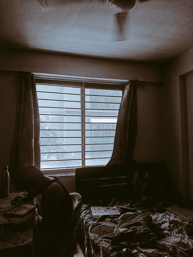 _Gauravshukla_'s tweet image. दो बेरोजगारों का कमरा ..