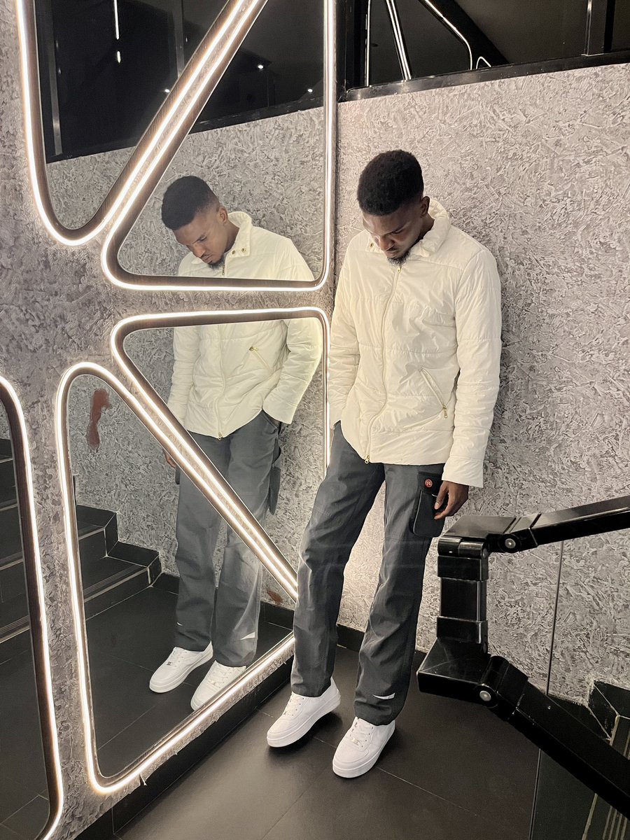 A9inegotit's tweet photo. Comfortable being uncomfortable https://t.co/v2Ccijsi8b