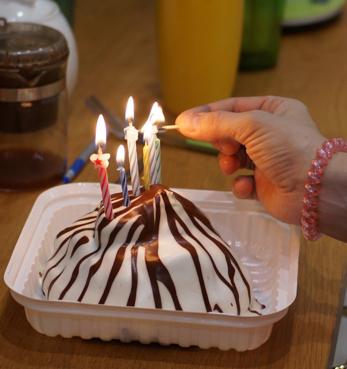 statelyplumpb's tweet photo. @tasedora @Cooleach @neurogeneraptor Для нас в Питере это был дефолтный торт уже лет 8 назад. Север и Метрополь я не покупал года с 2005, наверное. У Панчо есть ещё близнец Санчо, но он нам не зашёл. https://t.co/0WMiyV8LBw