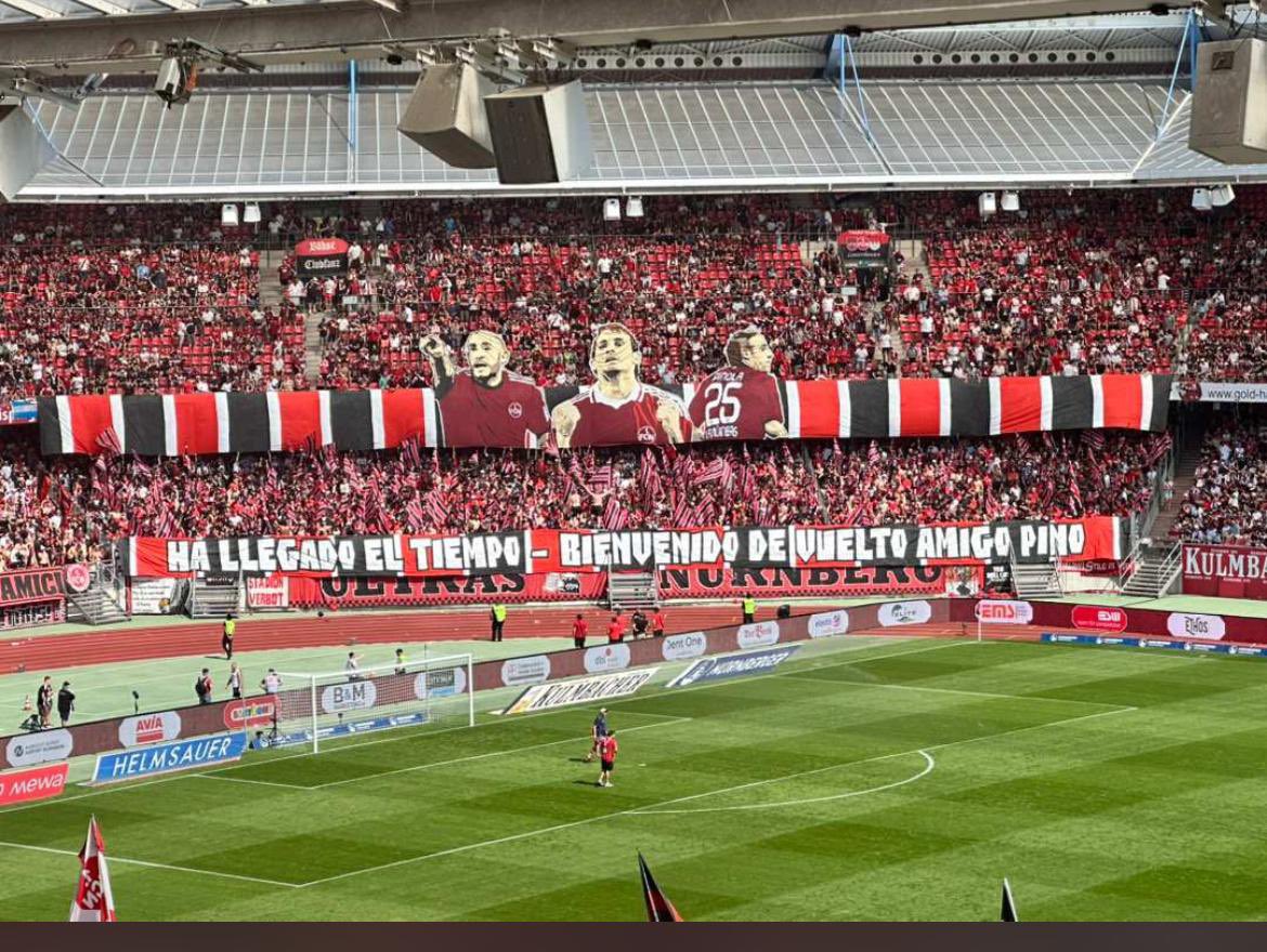 glubb_blog_de's tweet photo. Eine Choreo für einen Co-Trainer: #Pinola ist zurück! #FCNFCM #FCN https://t.co/NUvl0vzN6V