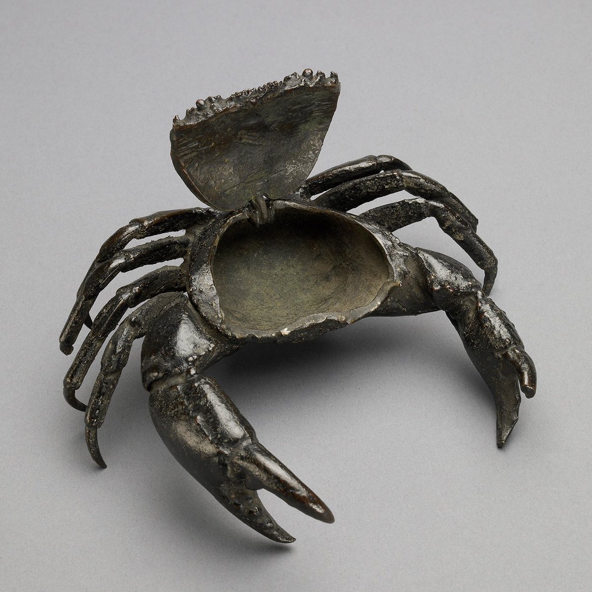 A little pinch of the crabs in our collection 🦀

🦀 Bronze box in the form of a Crab, 16th or 17th century, northern Italy. Bronze, 15.5 cm x 12.8 cm. WA1947.191.174