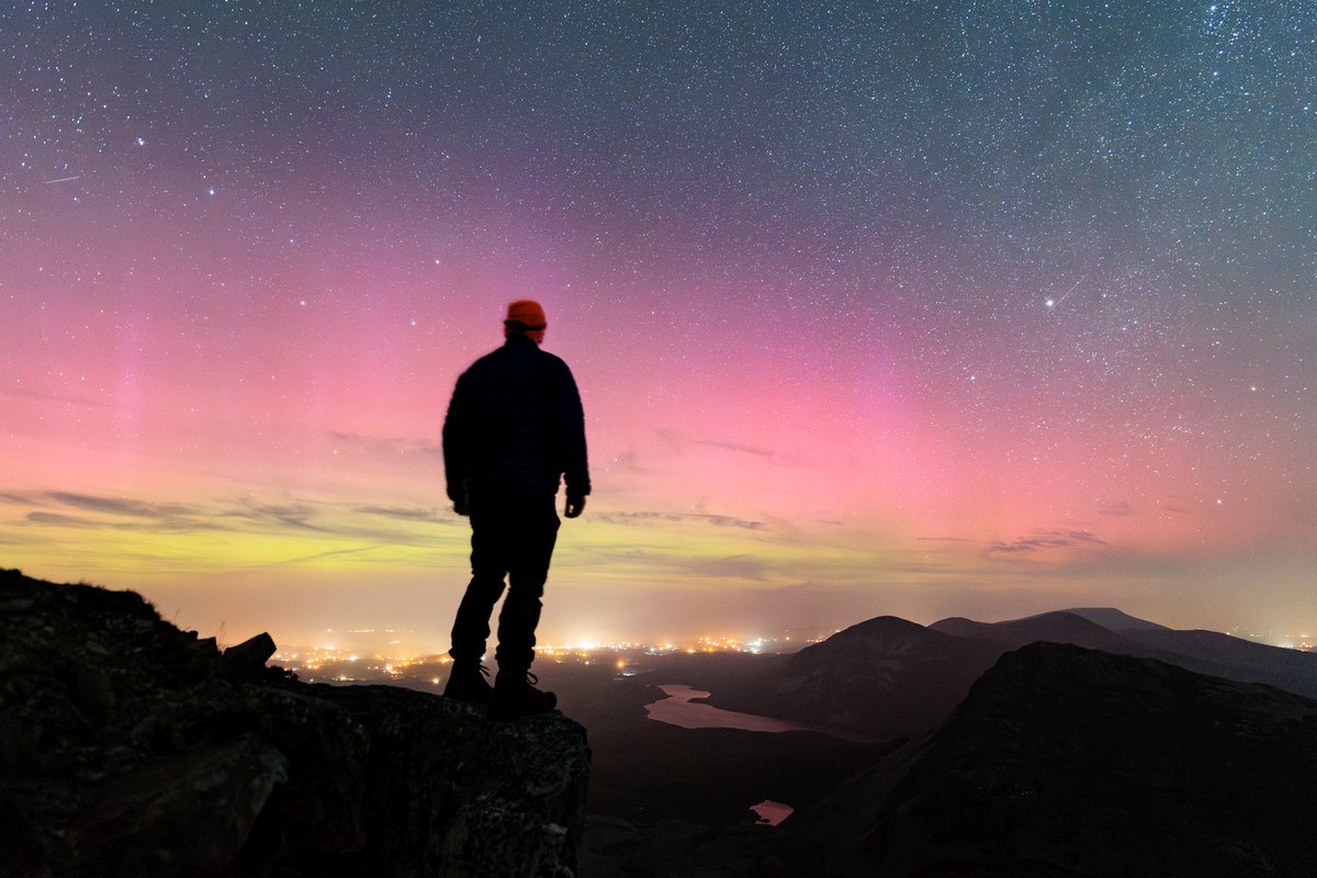 Watching the Northern Lights #Aurora from the summit of #Errigal #Donegal 🇮🇪 last night. Epic show and vista