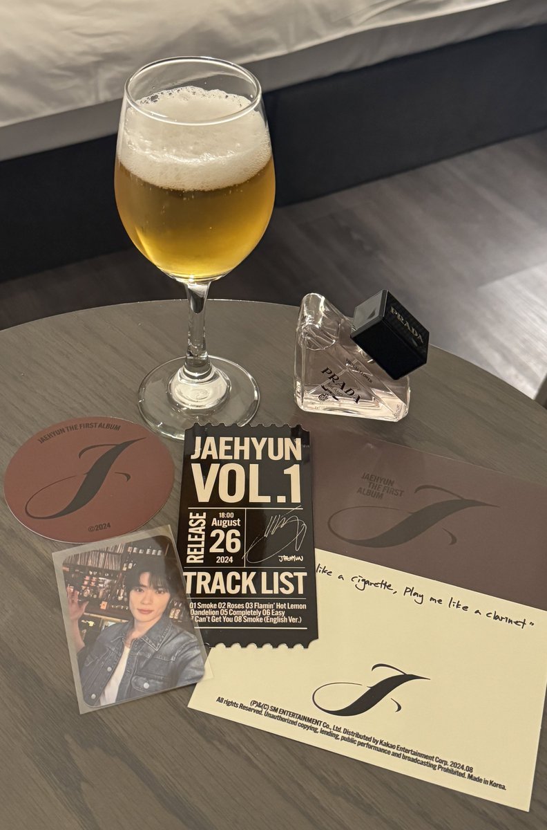 jk_121430's tweet photo. ジェヒョンくんと재프 の空間♡
曲を聴いた私達の反応が良いと、窓側を向いて自分でも拍手していた姿がとっても可愛かった♡ちなみに耳真っ赤だったよ(｡◠‿◠｡)照れ屋さんなところも愛おしいね！改めて、ソロデビューおめでとう！
#JAEHYUN_J https://t.co/zoUOq5TZGS