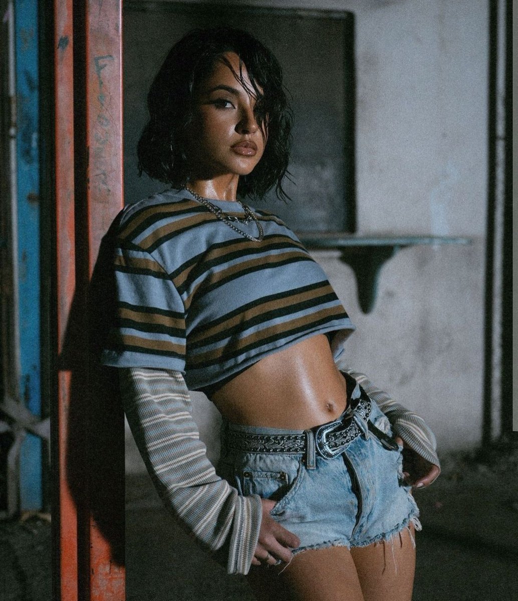 welovebecky_'s tweet image. Esquinas                          Encuentros