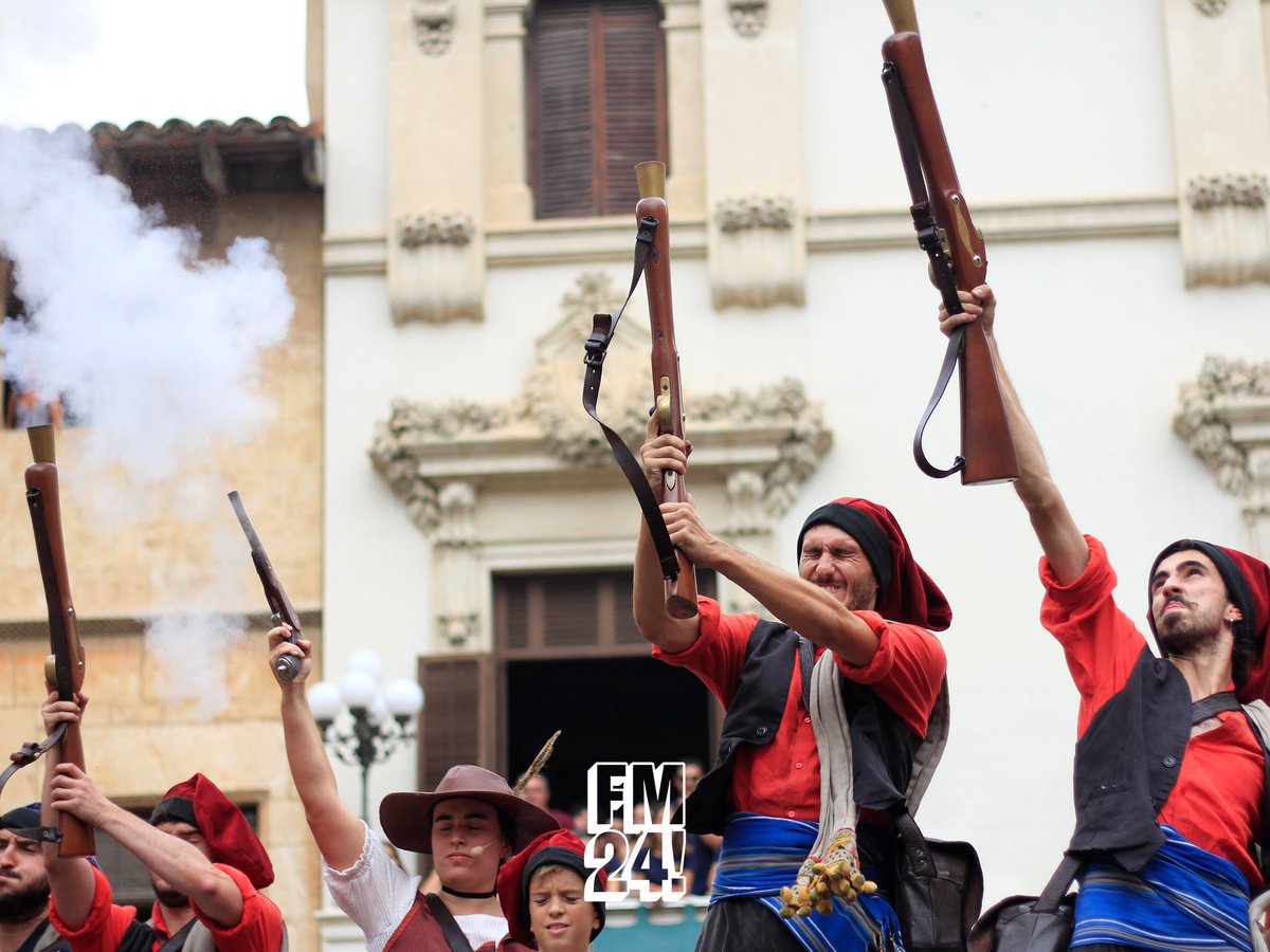 Sainet de <a href="/SerrallongaVila/">Ball den Serrallonga</a>. 

#fmvila #explosiva