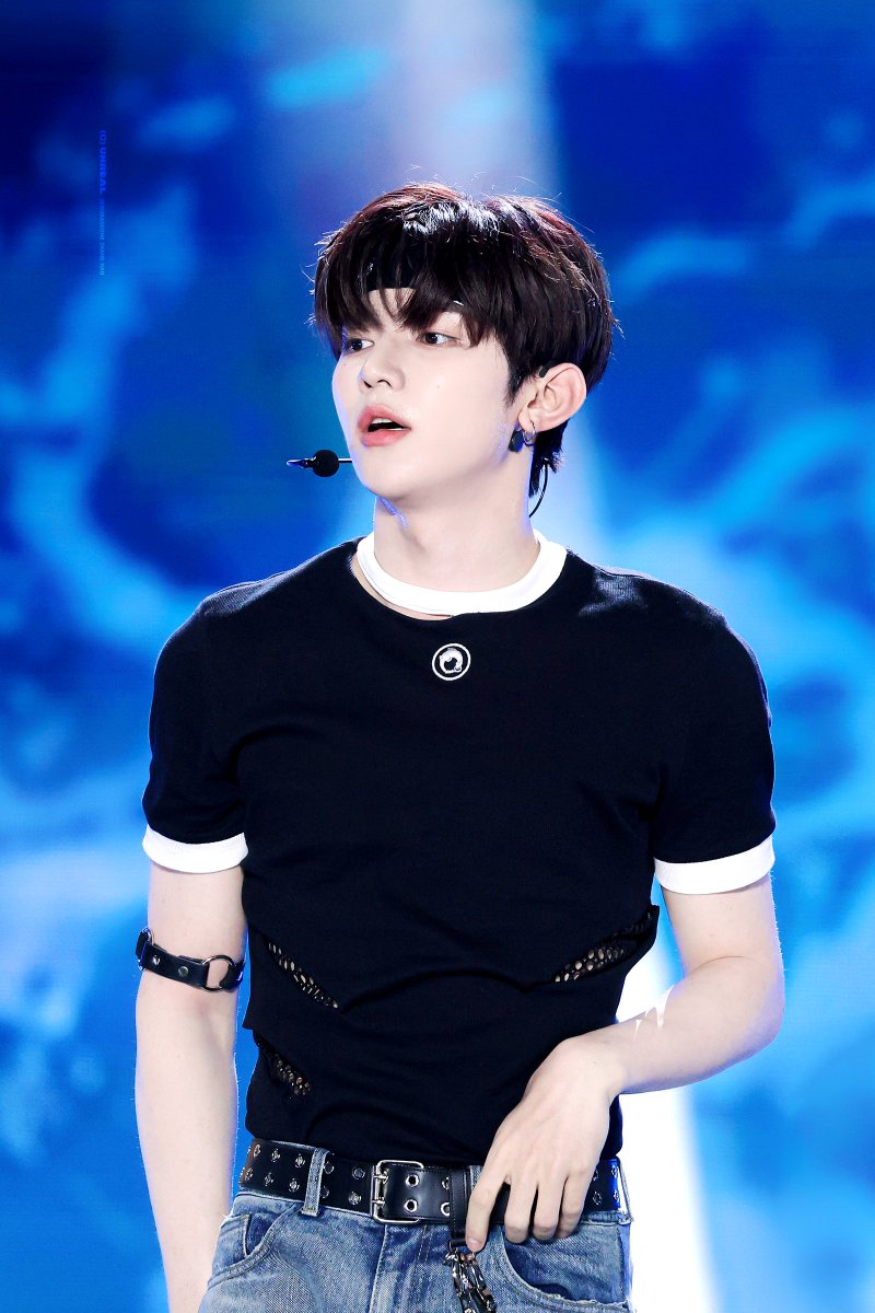 unreal_ZH's tweet image. 온 우주가 말해 하오를 놓치지 마 ꒰ᐡෆɞ̴̶̷ ·̮ ɞ̴̶̷ෆᐡ꒱
#장하오 #ZHANGHAO #章昊 
#제로베이스원 #ZEROBASEONE #ZB1
