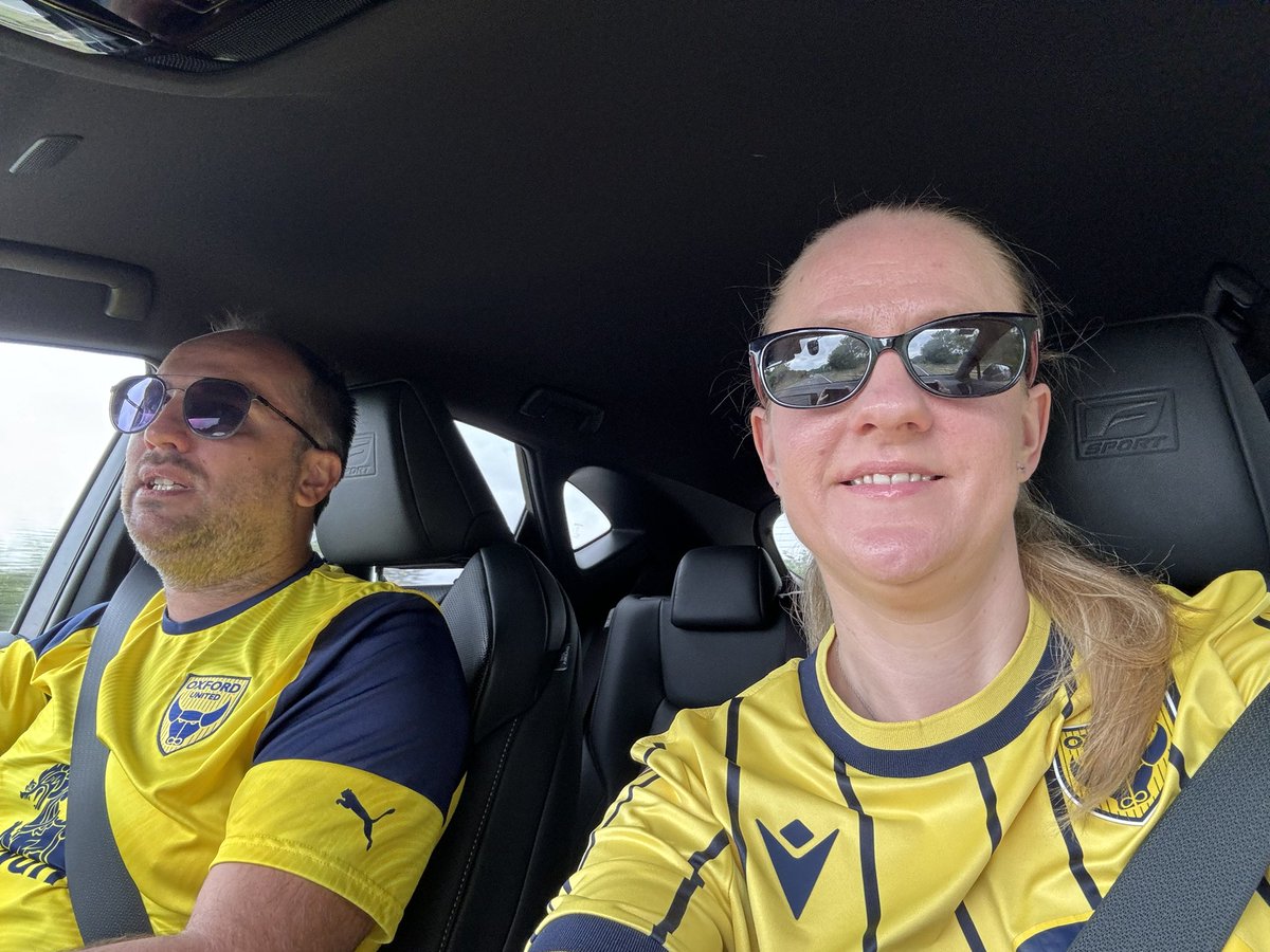 MandyKing84's tweet photo. @OUFCOfficial On our way from Hinckley, Leicestershire 💛💙 https://t.co/CDN4qHl1VJ
