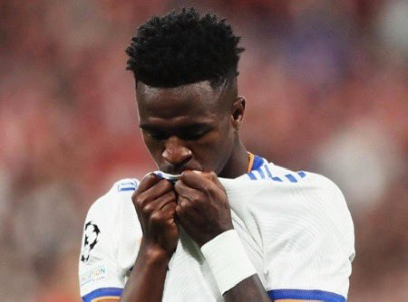 Mario___RM's tweet photo. Imagina ser madridista y sumarte a la campaña en contra de Vinicius Junior.

Vinicius es Real Madrid, Vinicius es el escudo en persona. https://t.co/RUmnWf7dPL