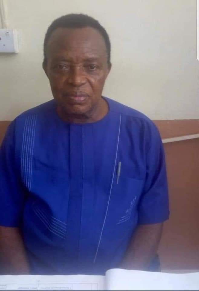 Breaking: If you did Physics in Secondary School, this is Professor P. N Okeke, Author of the Physics text book we all read.

He will turn 82 by October 
These are the kind of people Nigeria should honor and celebrate in their lifetime.