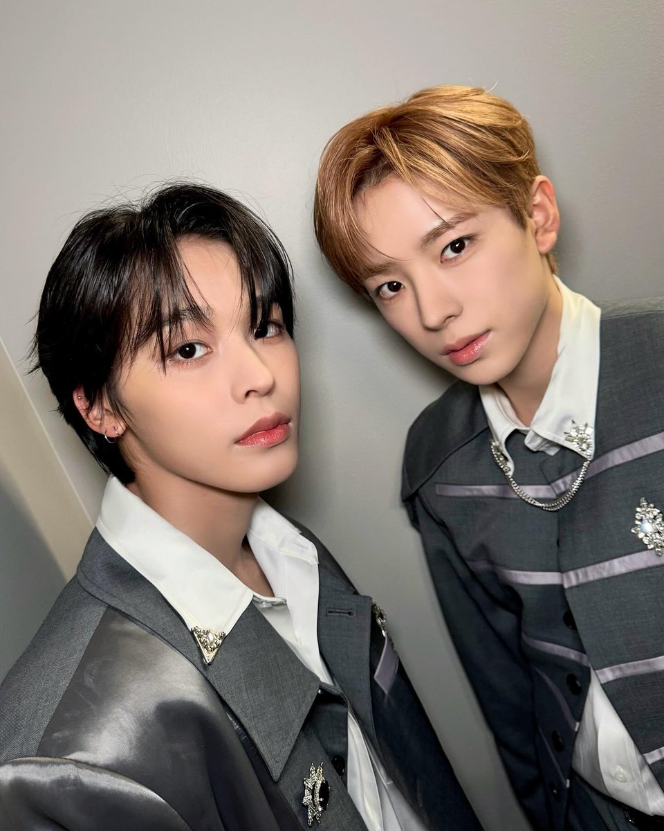 Yuriku- the hot&amp;cold dynamics (a thread) 🐈‍⬛️🐈
I've recently read an article about the temperature difference in yuriku and it's written by the same cfan who wrote about their same age but not same age dynamics omg!!!🥹🥹😍😍 I'll translate its main points in the thread here🥰🥰